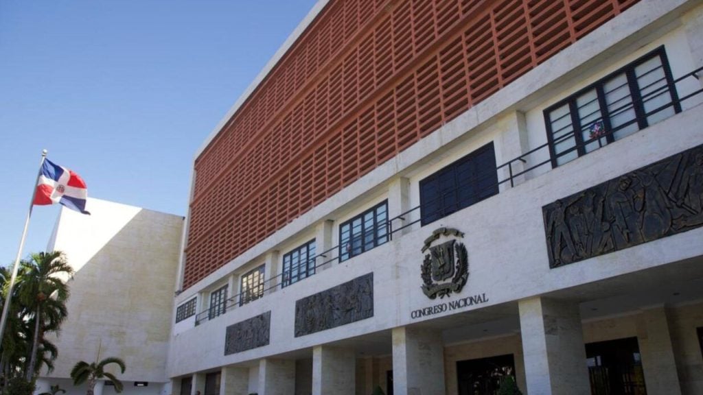 Culpan a empresarios de ser irresponsables con cumplir la ley 80/20 del Código Laboral post thumbnail image