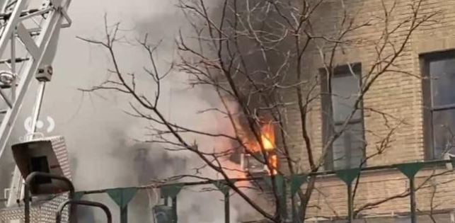 Se incendia edificio lleno de inquilinos dominicanos en Manhattan y deja más de 15 heridos post thumbnail image