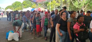 Inicia con éxito Feria Navidad del Cambio con el Inespre en Santiago post thumbnail image