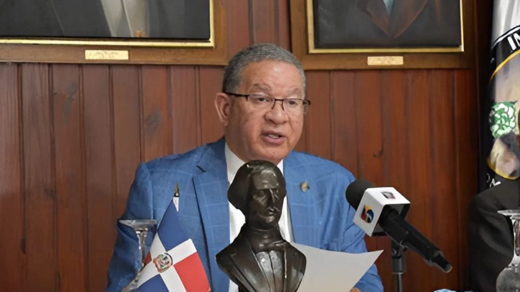 Instan al empresariado priorizar la mano de obra dominicana post thumbnail image