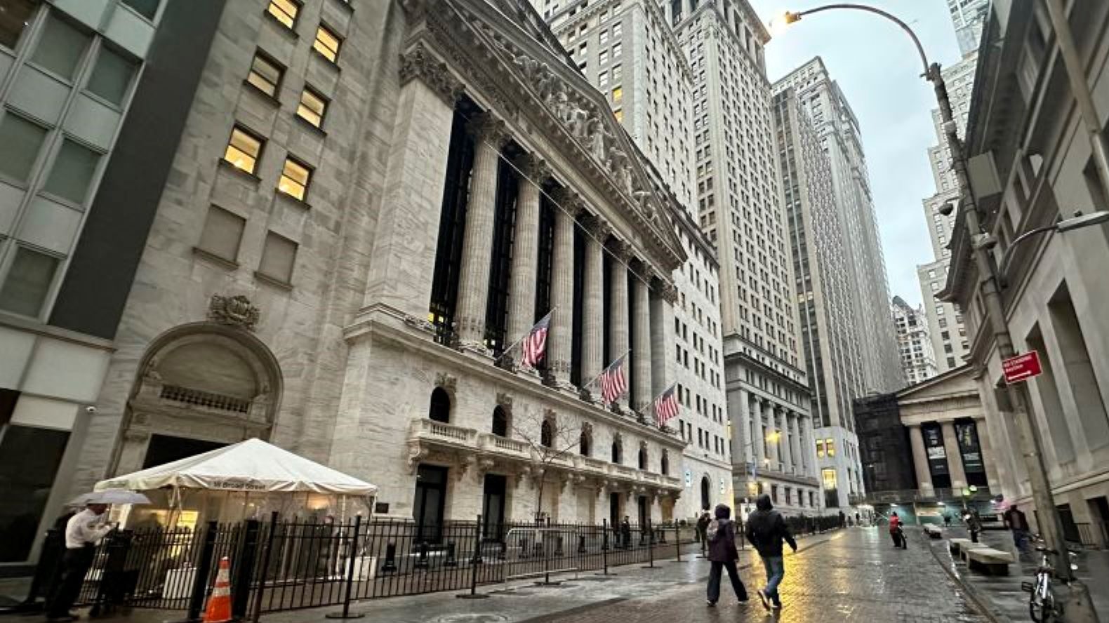 Wall Street no se cree las amenazas de deportación de Trump ni las pretensiones de recorte de gasto de Elon Musk post thumbnail image