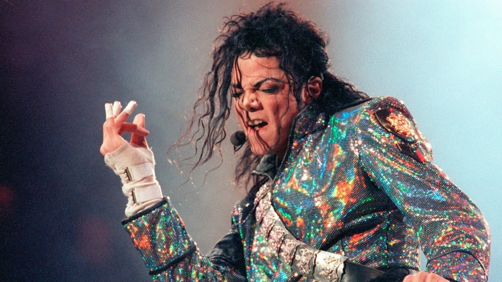 Descubren 12 temas inéditos de Michael Jackson en almacén abandonado post thumbnail image