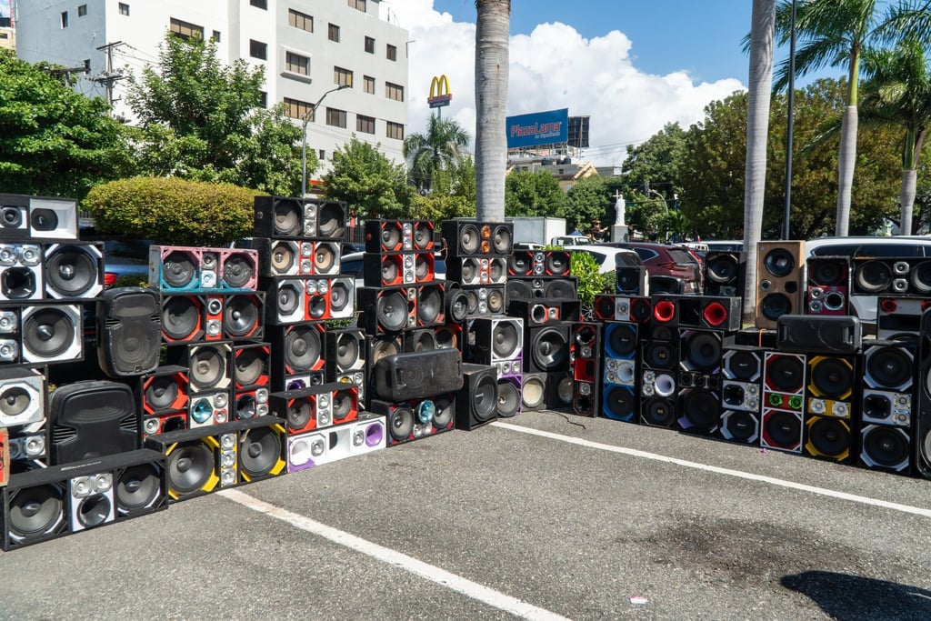 Interior y Policía entrega 206 bocinas incautadas en operativos post thumbnail image