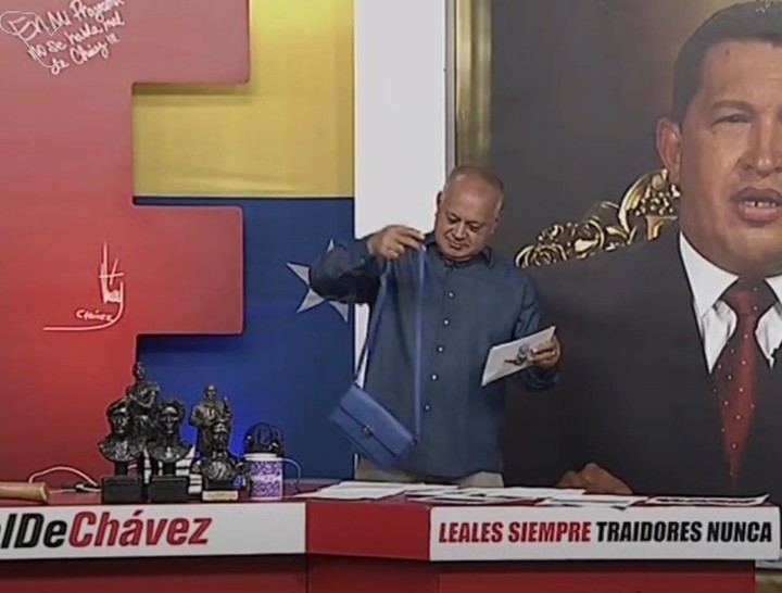 VIDEO: Diosdado Cabello se burla de supuesta cartera de María Corina post thumbnail image