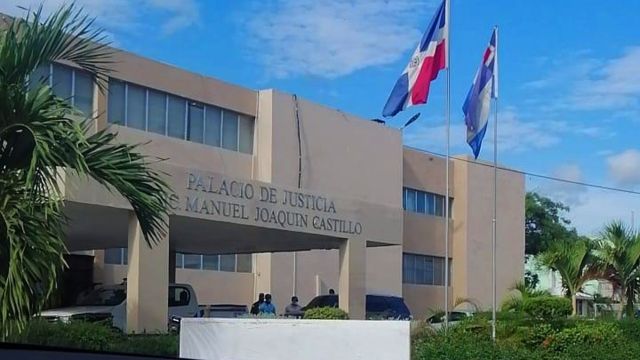 Exfuncionaria de Oficialía profuga; red suplantaba identidada falsa a haitianos con nombres de difuntos post thumbnail image