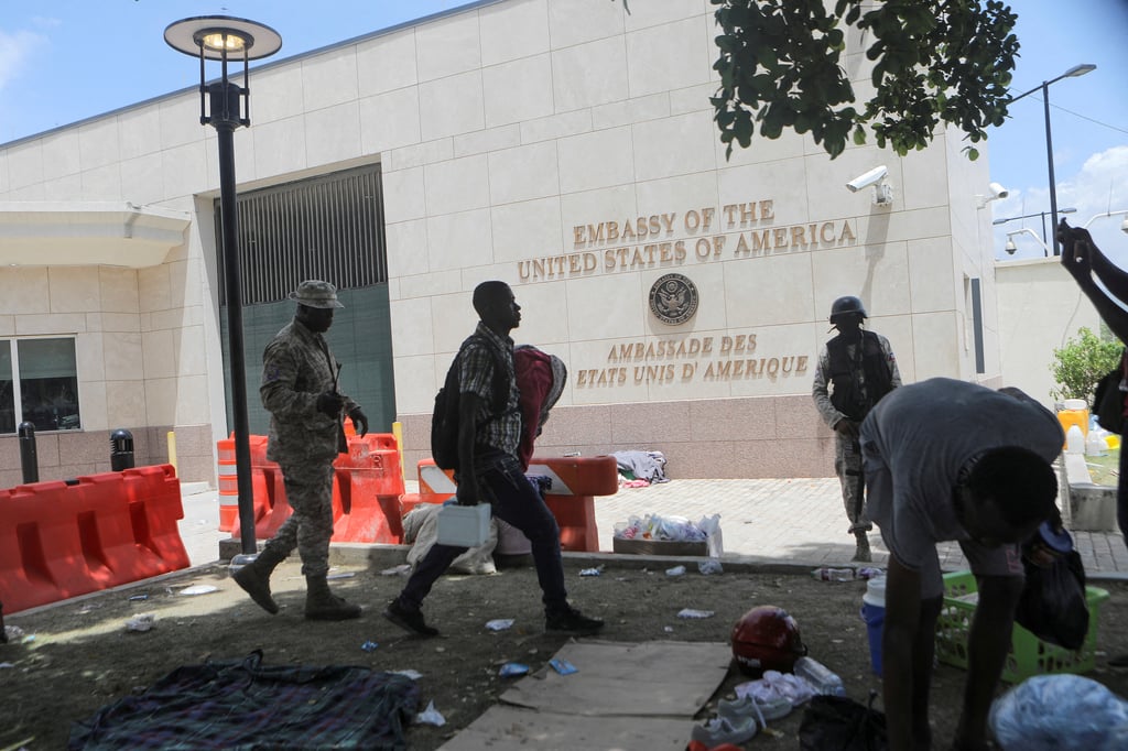 Ataques de bandas deja al menos 20 muertos en Haití cerca de embajada de EEUU post thumbnail image