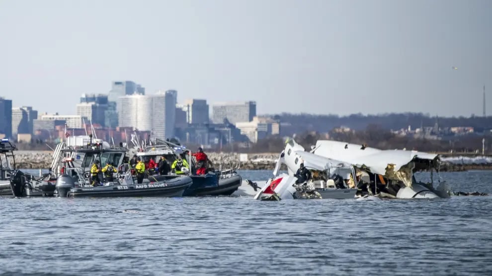 Accidente aéreo en Washington pudo estar provocado por «datos erróneos» de la altitud post thumbnail image