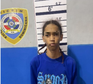 Policía  arresta hombre por robo a mano armada en consorcio de bancas post thumbnail image