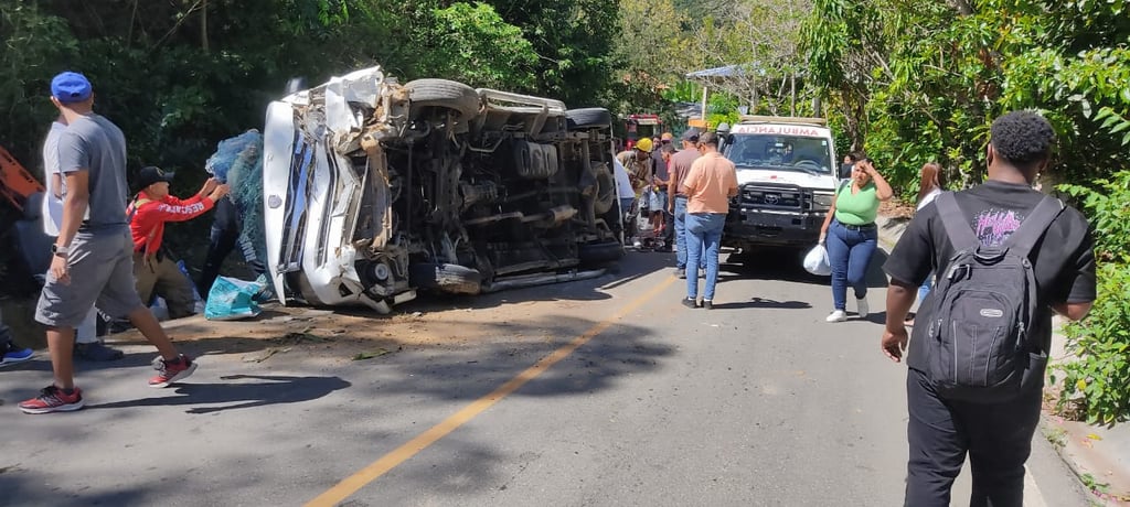 Seis heridos en accidente de tránsito en Altamira, Puerto Plata post thumbnail image
