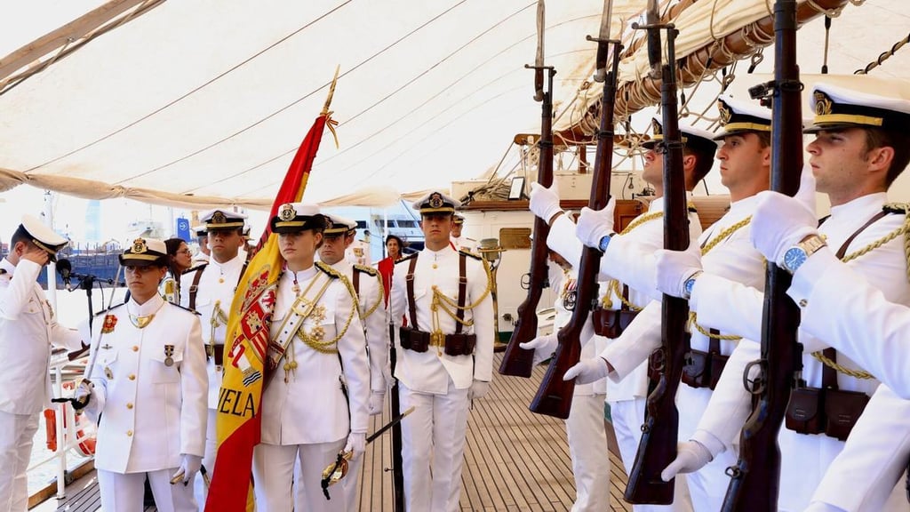 La princesa Leonor llega a Punta Arenas, en Chile, tras un viaje de instrucción militar post thumbnail image