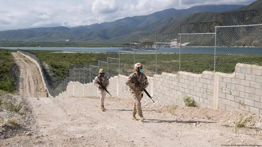 Muro entre RD y Haití, testigo mudo del trasiego en la frontera post thumbnail image