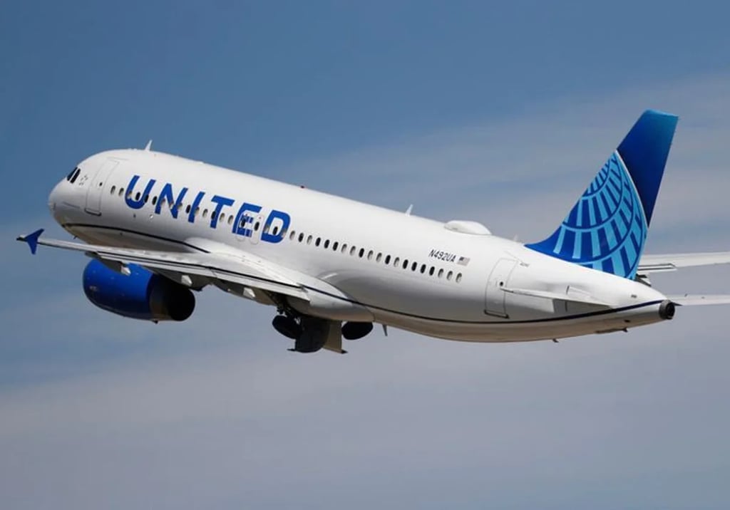 Desvían vuelo de United Airlines tras piloto olvidar su pasaporte post thumbnail image