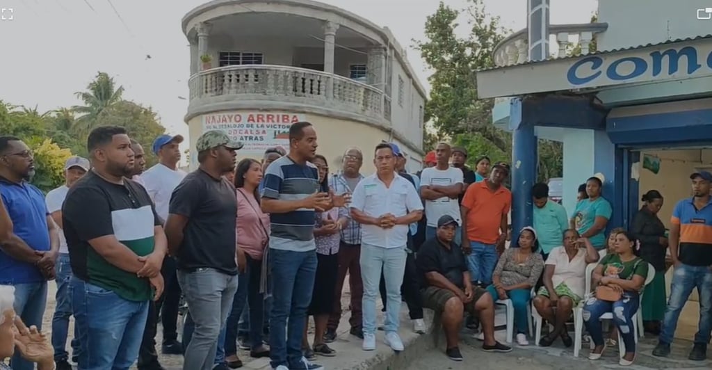 VIDEO: Comunitarios se opone a militarización ante rumores sobre llegada de Docalsa post thumbnail image