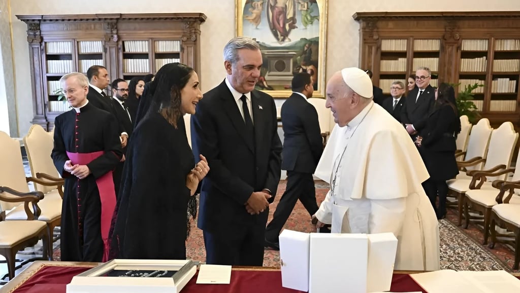 Presidente asistirá junto a la primera dama a misa funeral del papa Francisco post thumbnail image