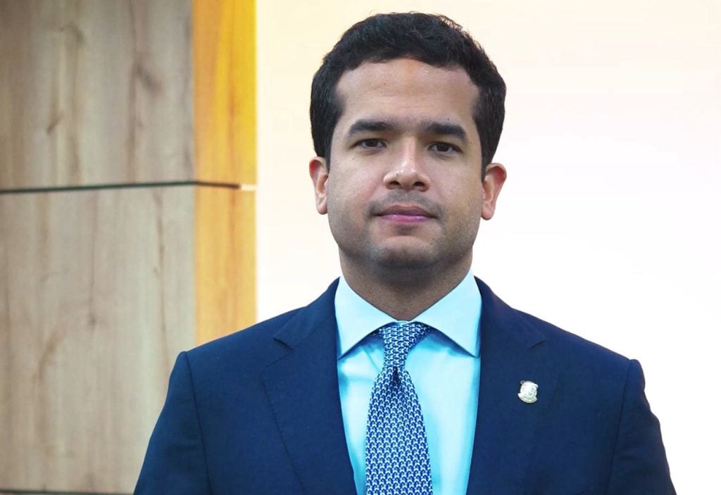 Omar descarta candidatura presidencial: «Mis esfuerzos están concentrados en otras prioridades» post thumbnail image