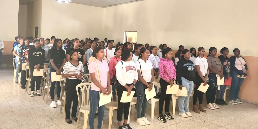 VIDEO: Cientos de jóvenes se evalúan para ingresar a la Policía Nacional en San Juan post thumbnail image