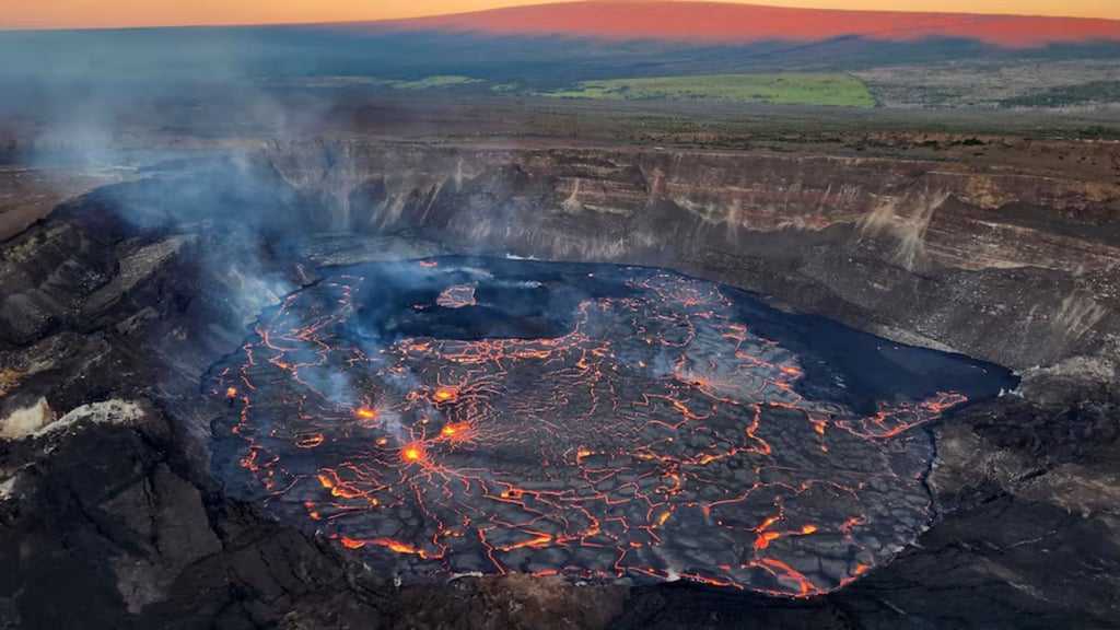 Volcán en erupción en Hawái emite patrones no registrados desde hace 40 años post thumbnail image