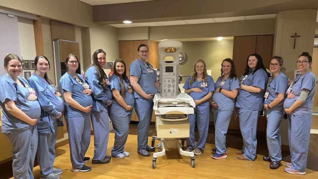 Sorpresa en Wisconsin: 14 enfermeras de un hospital están embarazadas al mismo tiempo post thumbnail image