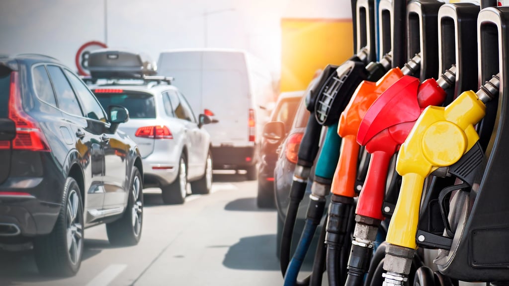 Suben cuatro combustibles y seis mantienen su precio sin variación  post thumbnail image