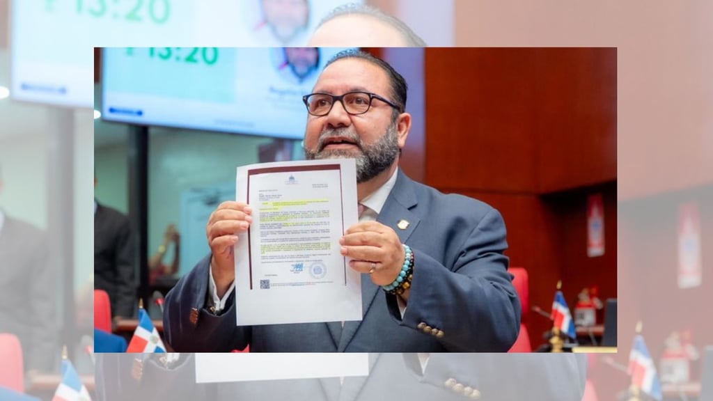 Rogelio Genao arremete contra las autoridades por video donde comió cangrejo post thumbnail image