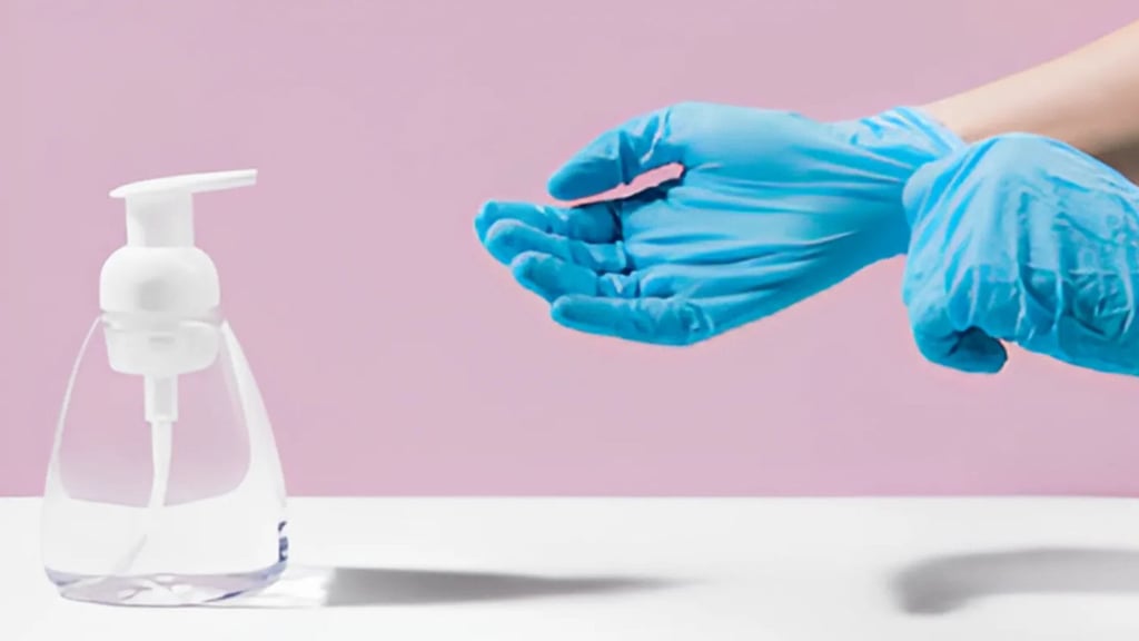 OMS alerta sobre uso excesivo de guantes médicos post thumbnail image