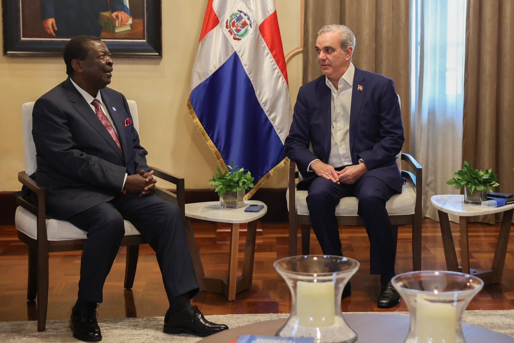 Abinader se reúne con Canciller de Kenia para tratar temas bilaterales post thumbnail image