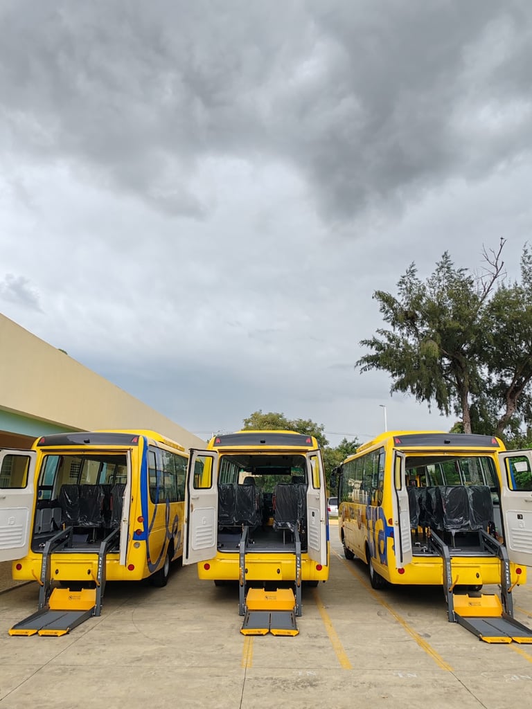 MINERD entrega tres autobuses accesibles para estudiantes con discapacidad en Santiago post thumbnail image